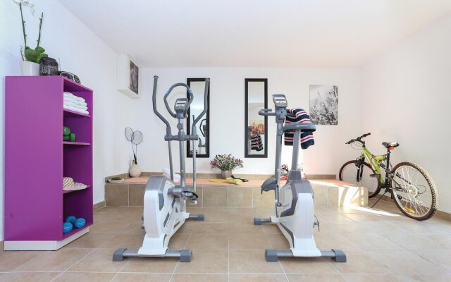 Stunning Home in Kucine With Wifi and 4 Bedrooms