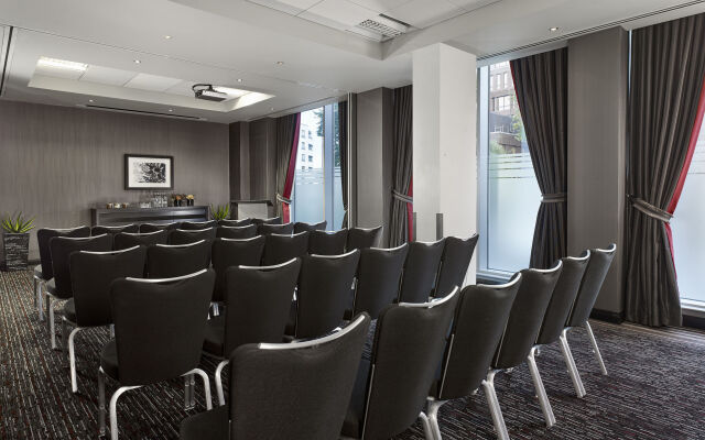 DoubleTree by Hilton Hotel Woking