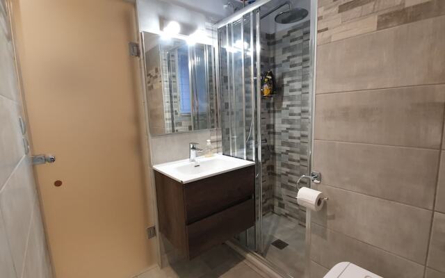 Cozy Apt in the Heart of Athens 8-1