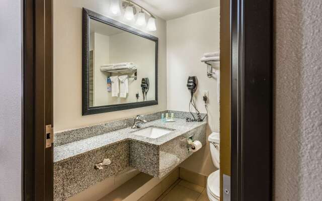 Quality Suites I-44