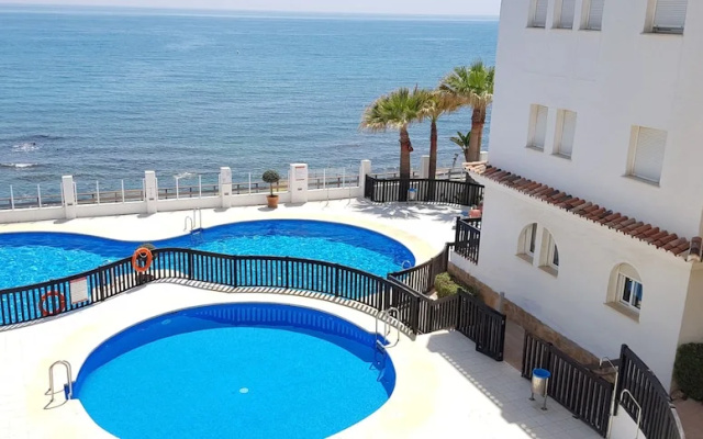 Exquisite Calahonda Beach Studio