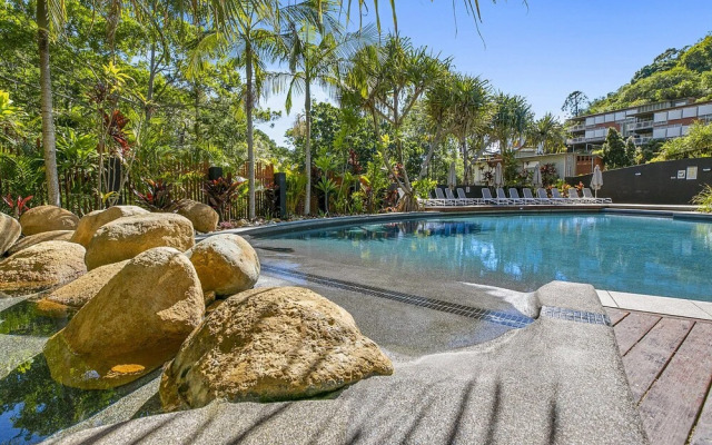 Footsteps to the Heart of Noosa and a View!
