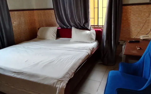 Palace Holiday Inn LTD