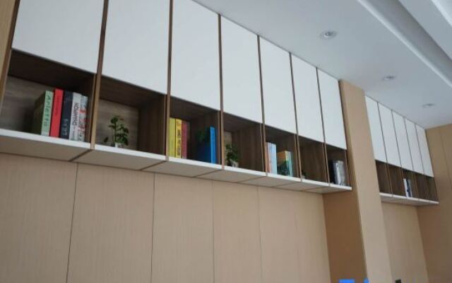 Yuefeng Boutique Hotel (Longyandong Station)