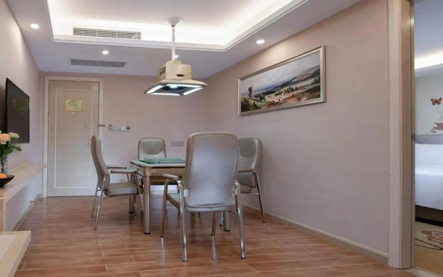 Vienna Hotel(Huizhou High Speed Railway North Station)