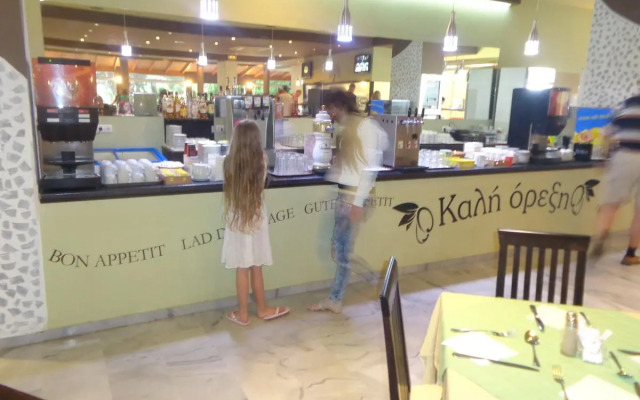 Delfinia Resort