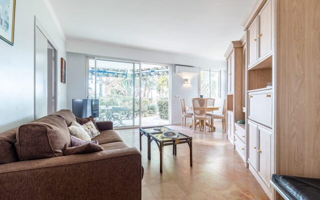 Vaneau Incroyable Appartement Avec Jardin Et Vue Mer