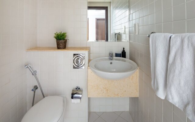 Stylish + Bright 1BR With Dubai Marina Views!