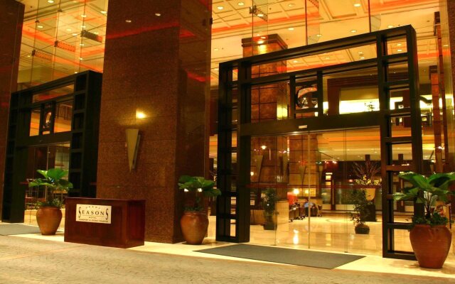 Grand Seasons Hotel