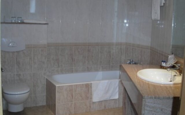 Hostal Leo Or