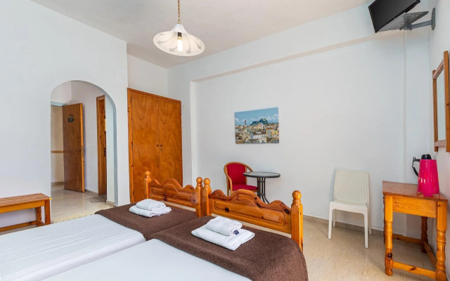 Alexandros Suites & Apartments