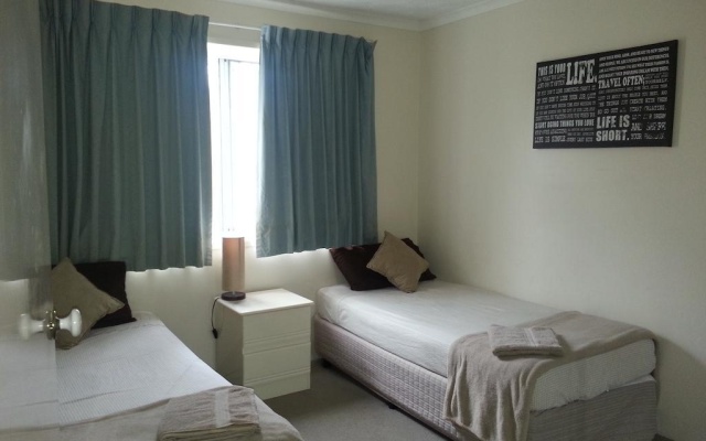 Koala Cove Holiday Apartments – Guest Rooms – Gold Coast
