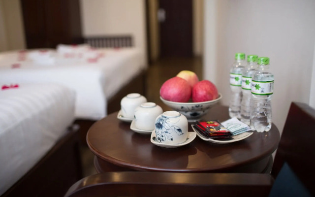 Holiday Emerald Hotel