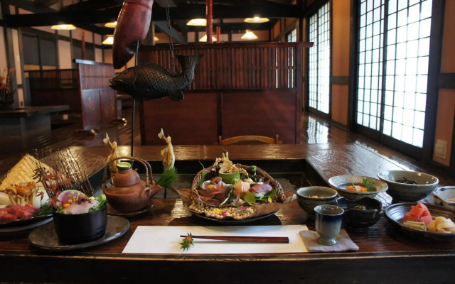 KAKUREAN HIDAJI - Adults Only