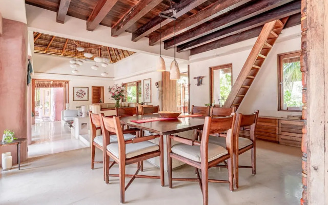 Anana Casa Cantarena Beachfront Meals Included