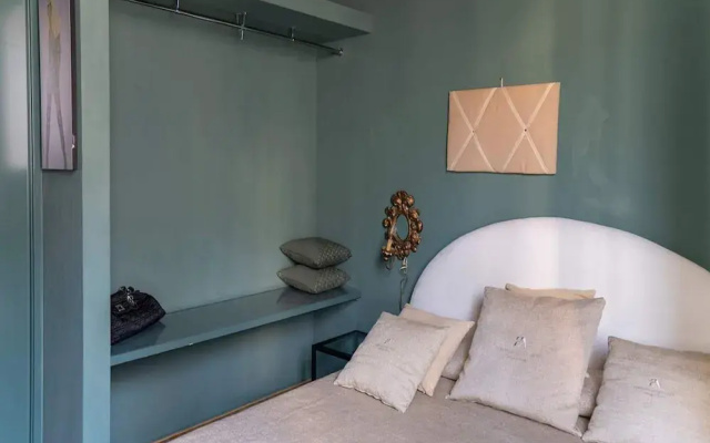 Artistic Flat W/wooden Beams, Porta Venezia