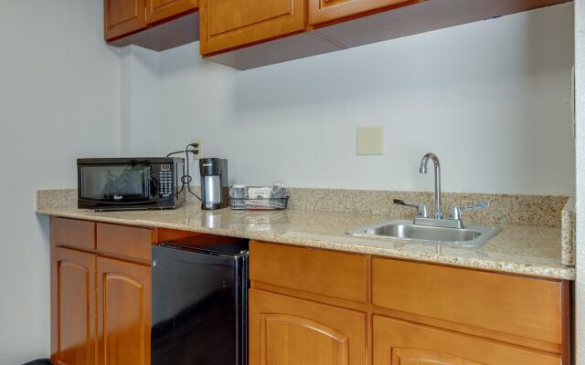 The Alexis Inn & Suites - Nashville Airport