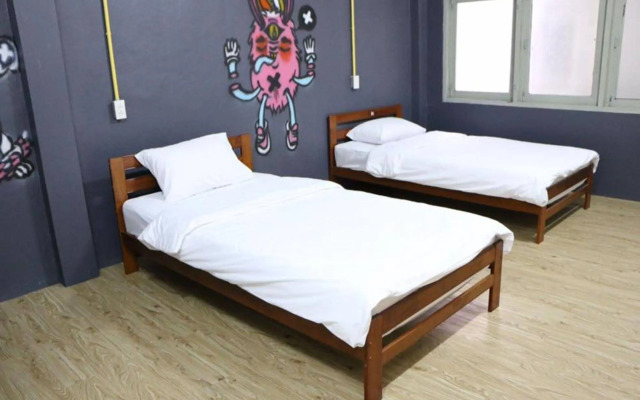 Norn Nung Len Cafe & Hostel