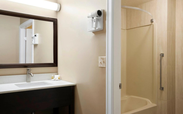 Days Inn by Wyndham Vernon