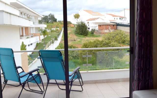 House With 2 Bedrooms in Albufeira, With Shared Pool, Terrace and Wifi