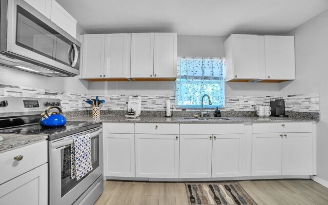 Cozy Plant City Home by RedAwning