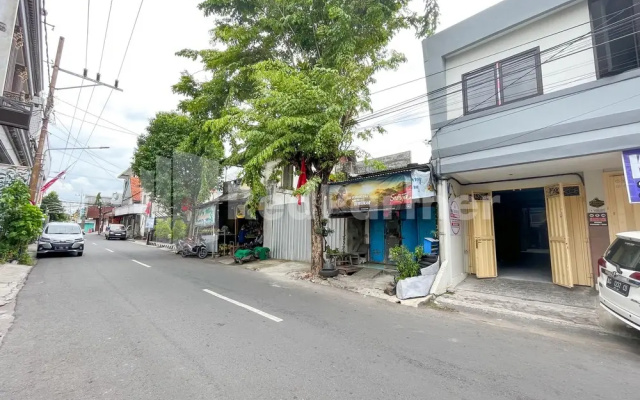 Homestay & Cafe Blessings Near Station Center Town RedPartner