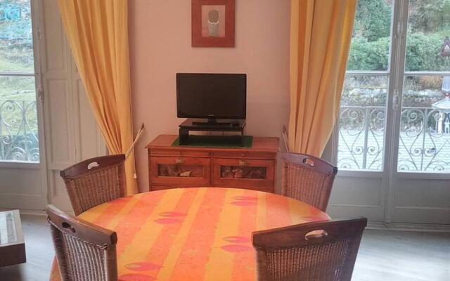 Appartement Cauterets, 2 pièces, 4 personnes - FR-1-234-257