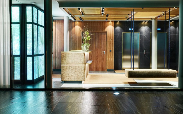 Stage 12 Hotel by Penz