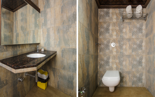 OYO 10650 Hotel Lotus Residency