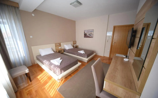 Garni Uni Elita Lux Hotel