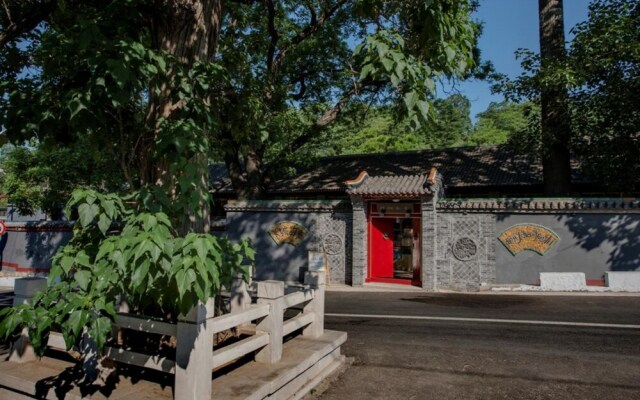 Great Wall Village Story Hotel