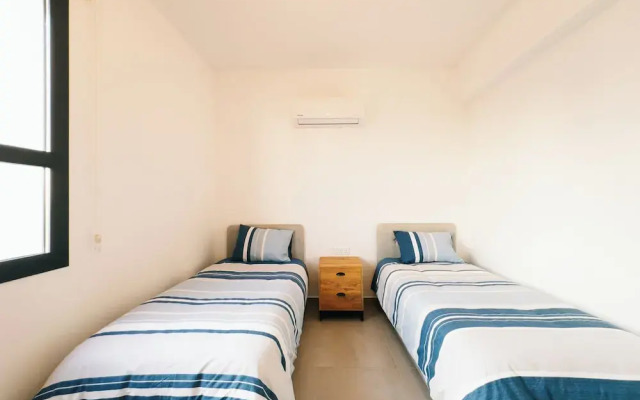 Apartmentsleep5-balcony-bqq-garden-pool
