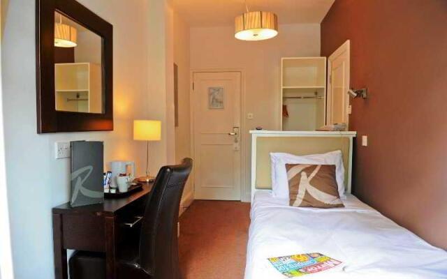 Raglan Hotel