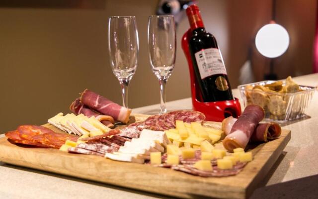 L'Insolite Spa Privatif ''Suite Luxueuse-Jacuzzi"