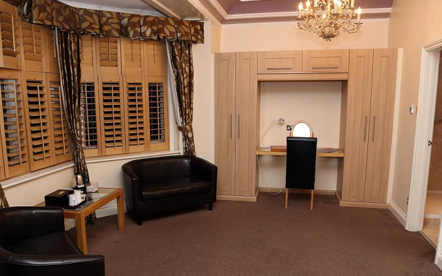 Maes Manor Hotel