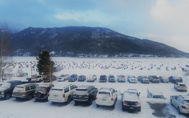 Western Riviera Lakeside Lodging