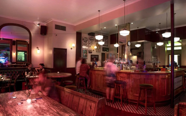 Camden Enterprise Hotel & Pub
