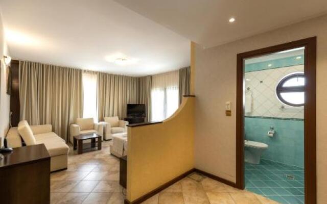 Hotel by Tony