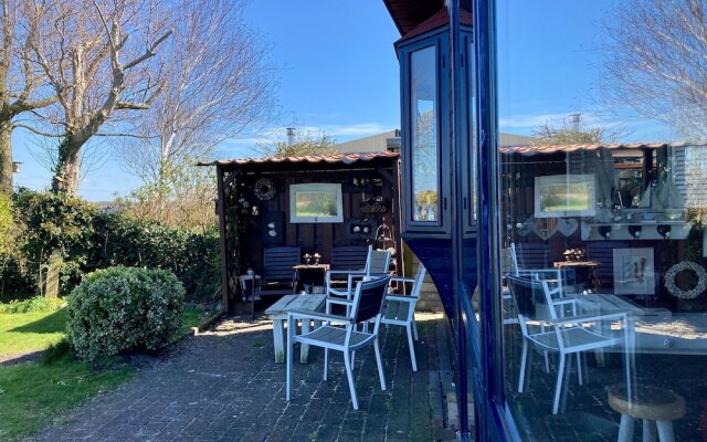 6 Pers House Marijke With Winter Garden and Direct Access to the Lauwersmeer