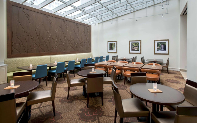 Hilton Garden Inn Chicago Downtown Riverwalk