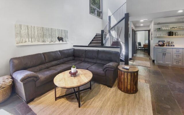 Woodside 207 4 Bedroom Home by RedAwning