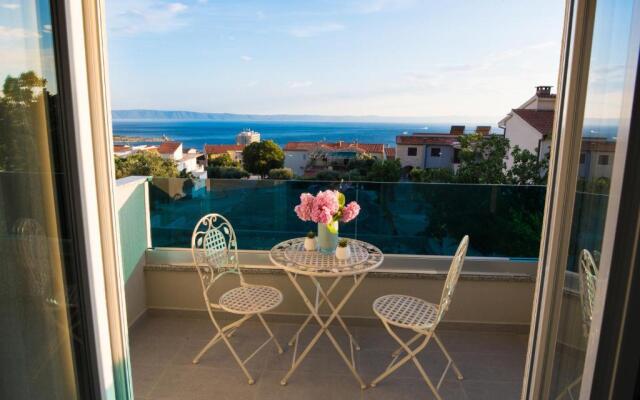 Sea view luxury studio apartment