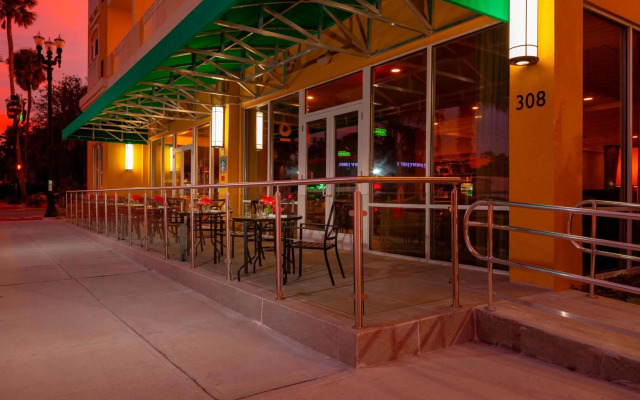 Courtyard by Marriott DeLand Historic Downtown