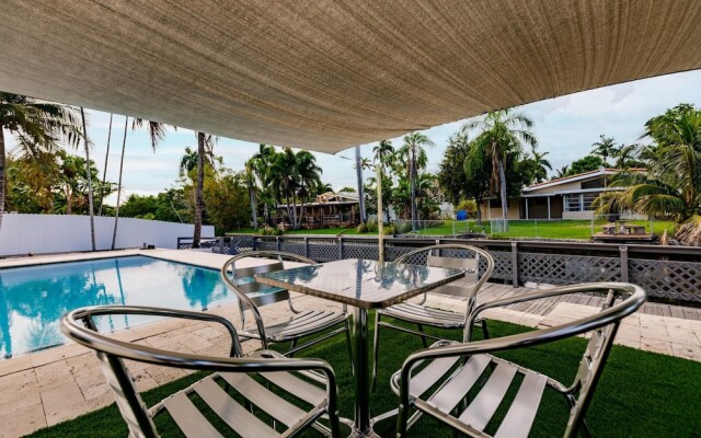 Stylish Aventura Home With Pool on Intercostal