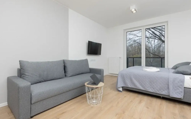 Nocznickiego Studios, Balcony by Renters