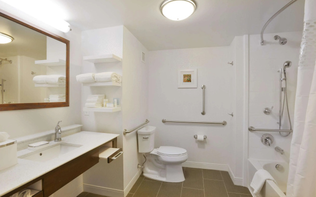 Hampton Inn & Suites Cincinnati / Kenwood