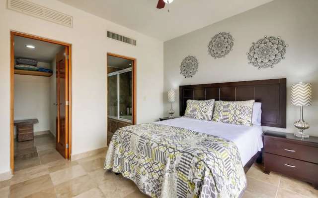 Chic Cabo Condo - Walk to Marina & Downtown!