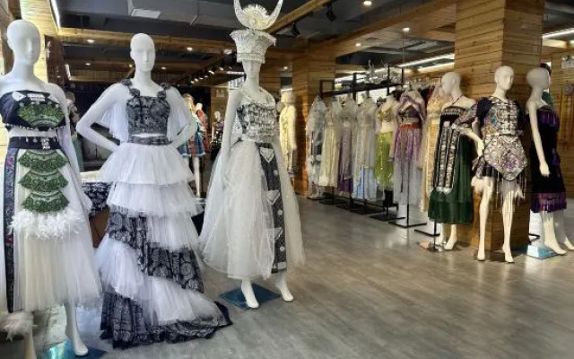 Menghui Furong Designer Hotel (Furongzhen Waterfall Branch)