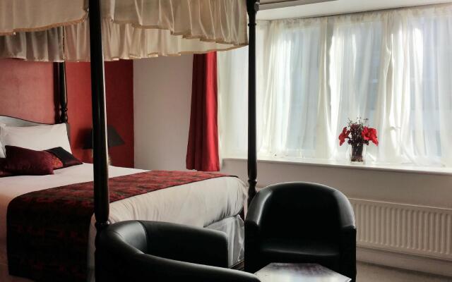 The George Hotel