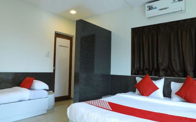 OYO 12209 Hotel Anupama